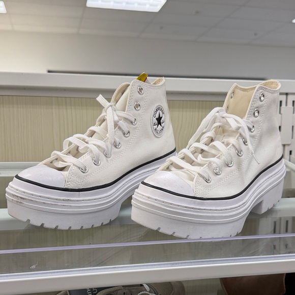 Converse White Platform High-Tops Brand New NWT. - Picture 2 of 7